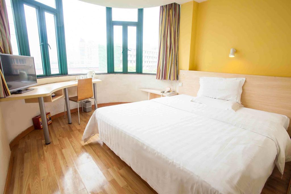 7Days Inn Yueyang East Maoling Pedestrain Street الغرفة الصورة